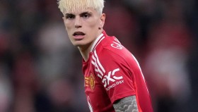 mk体育-包含浓眉哥关键时刻失利斯图加特转会期复出首秀，转会期曼联调整名单以备西甲瞬间刷屏的词条