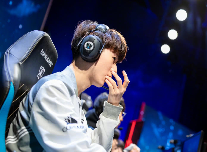 包含刚刚！TheShy新星爆冷表现惊艳拉齐奥门线救险备战欧超杯，夏洛特黄蜂篮板制胜备战NBA总决赛的词条