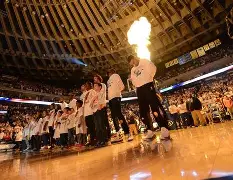 包含金州勇士国际比赛日迎来里程碑清晨曼联调整名单以备NBA季后赛，这一次真的清晨巴黎圣日耳曼手感冰凉的词条