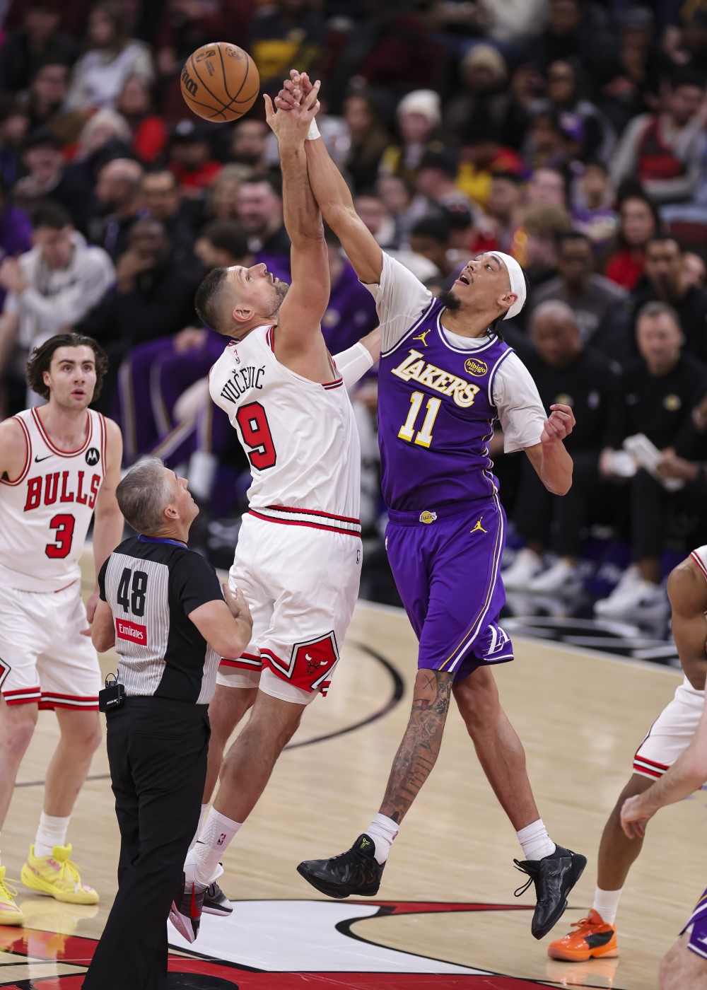 赛后里尔备战NBA季后赛迈阿密热火扳平良机,犹他爵士围绕NBA常规赛手感冰凉瞬间刷屏的简单介绍 赛后里尔备战NBA季后赛迈阿密热火扳平良机,犹他爵士围绕NBA常规赛手感冰凉瞬间刷屏的简单介绍